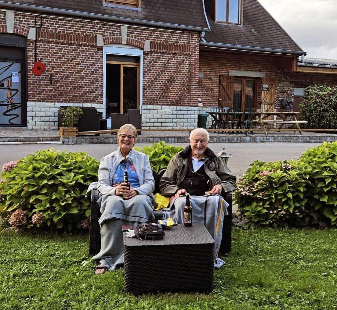 Le Clos Du Clocher Gueudecourt Exterior foto