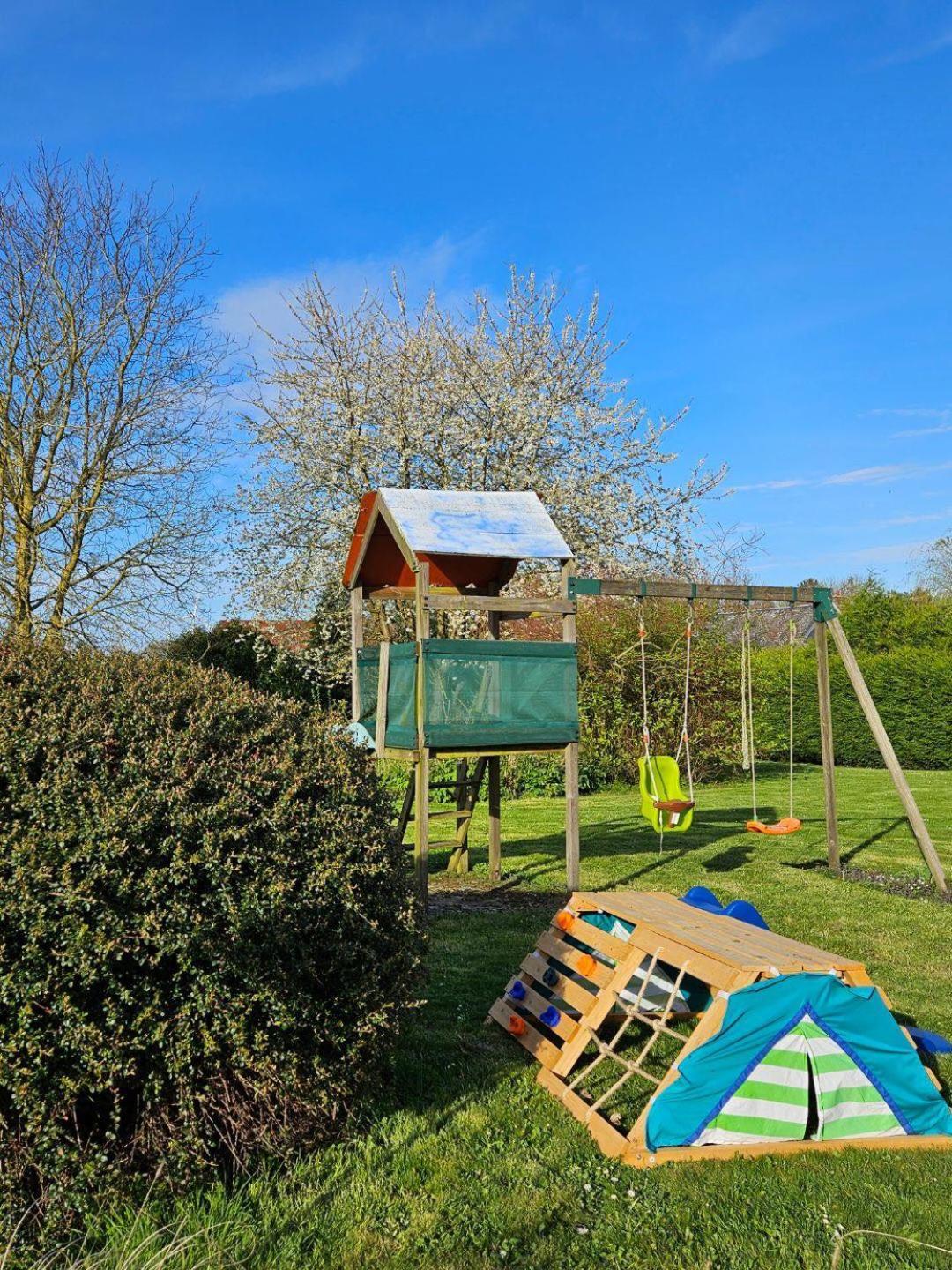 Le Clos Du Clocher Gueudecourt Exterior foto